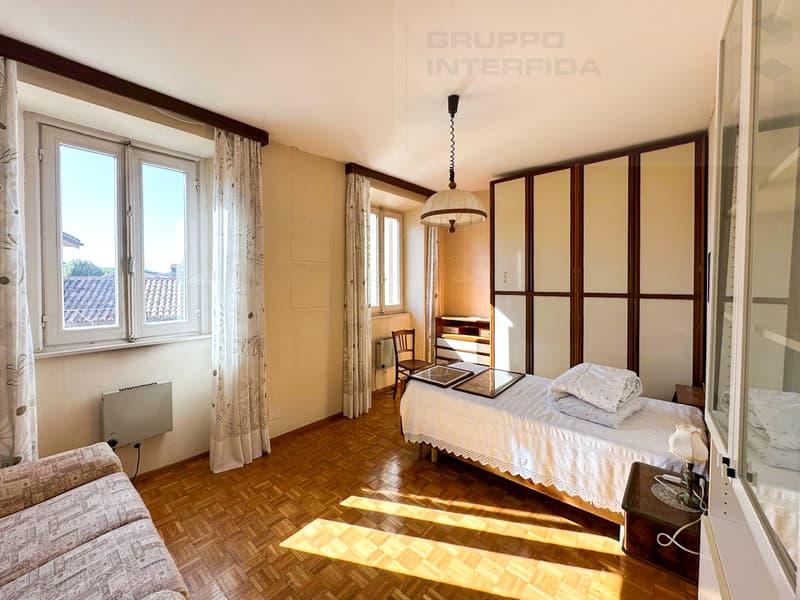 STORICA VILLA CON GIARDINO E GARAGE (7)