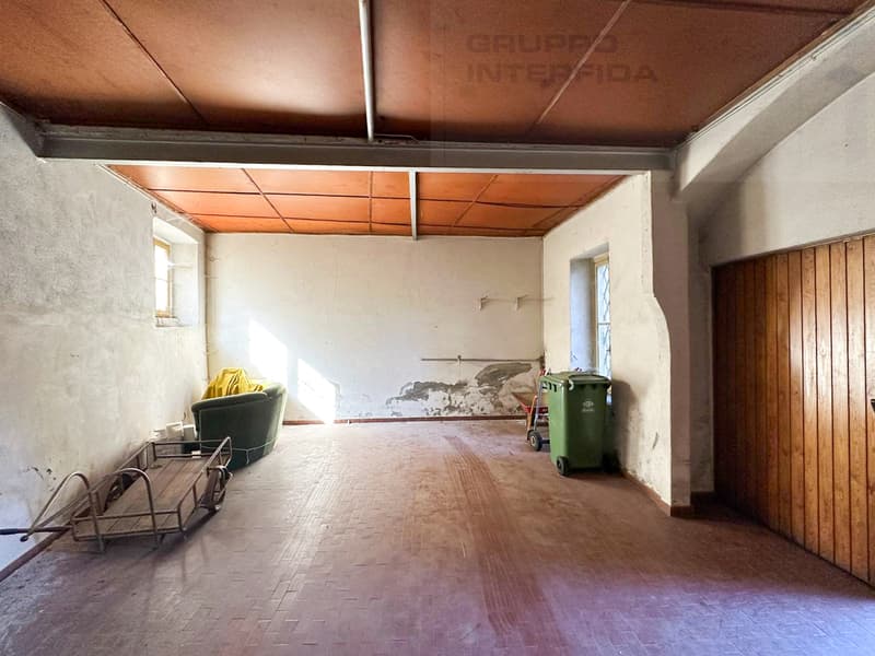 STORICA VILLA CON GIARDINO E GARAGE (12)