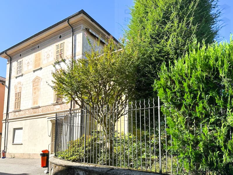 STORICA VILLA CON GIARDINO E GARAGE (2)