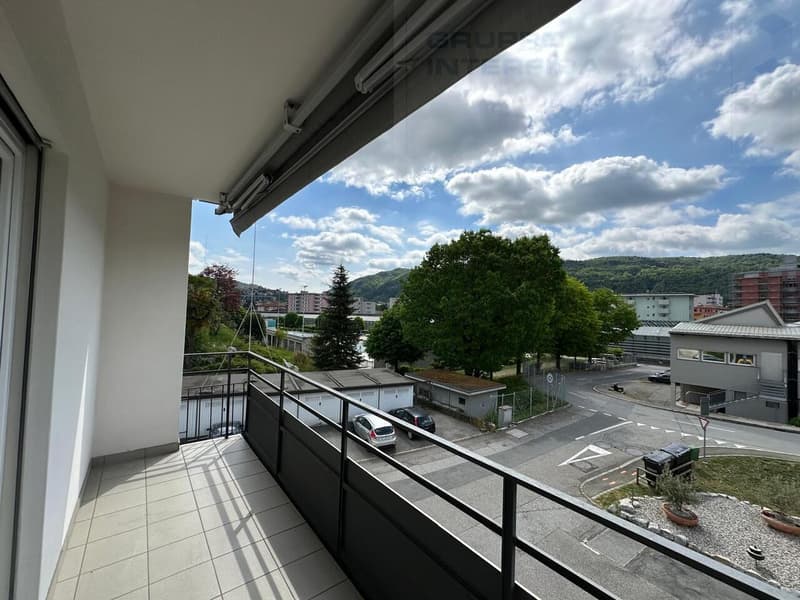 AMPIO 3.5 LOCALI CON BALCONE E POSTO AUTO (4)