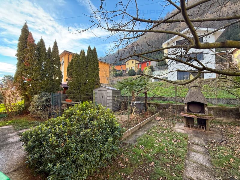 SPAZIOSA CASA CON GIARDINO E VISTA SULLE VIGNE (11)