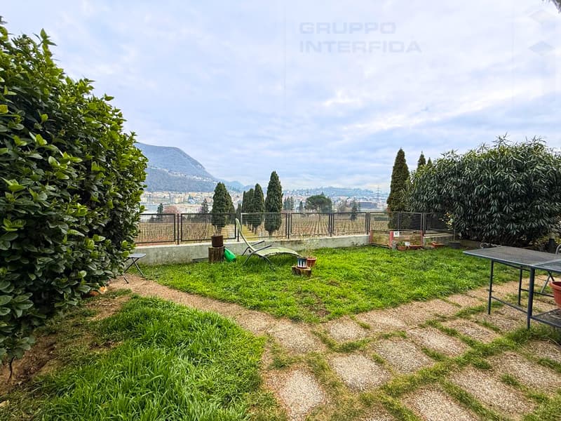 SPAZIOSA CASA CON GIARDINO E VISTA SULLE VIGNE (12)