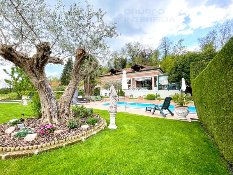 GRANDE VILLA CON PISCINA E DEPENDANCE (9)