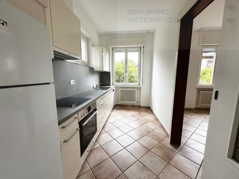 GRANDE CASA CON GIARDINO /SUBENTRO (6)