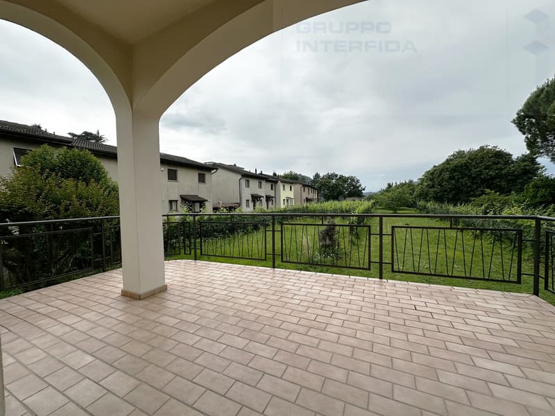 GRANDE CASA CON GIARDINO /SUBENTRO (8)