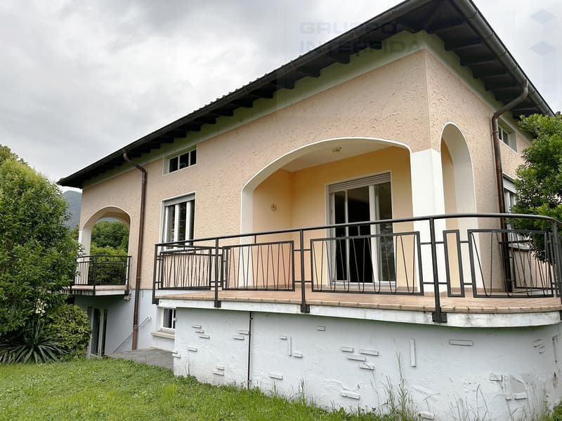 GRANDE CASA CON GIARDINO /SUBENTRO (2)