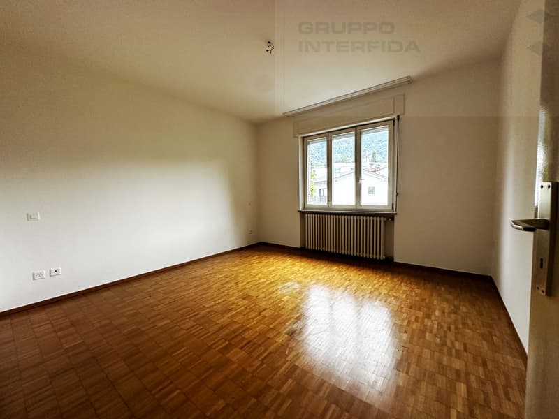 GRANDE CASA CON GIARDINO /SUBENTRO (9)