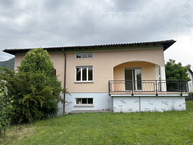GRANDE CASA CON GIARDINO /SUBENTRO (1)