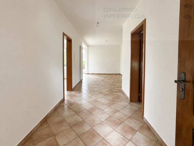 GRANDE CASA CON GIARDINO (8)