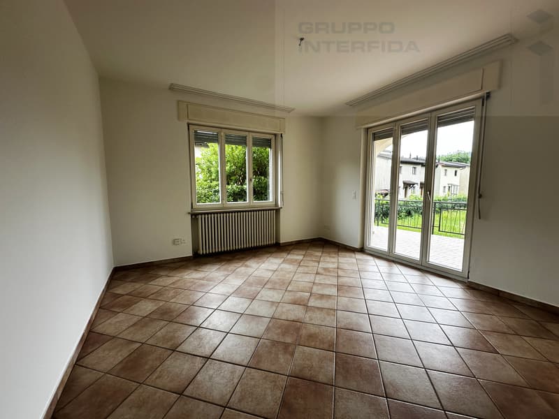 GRANDE CASA CON GIARDINO /SUBENTRO (7)