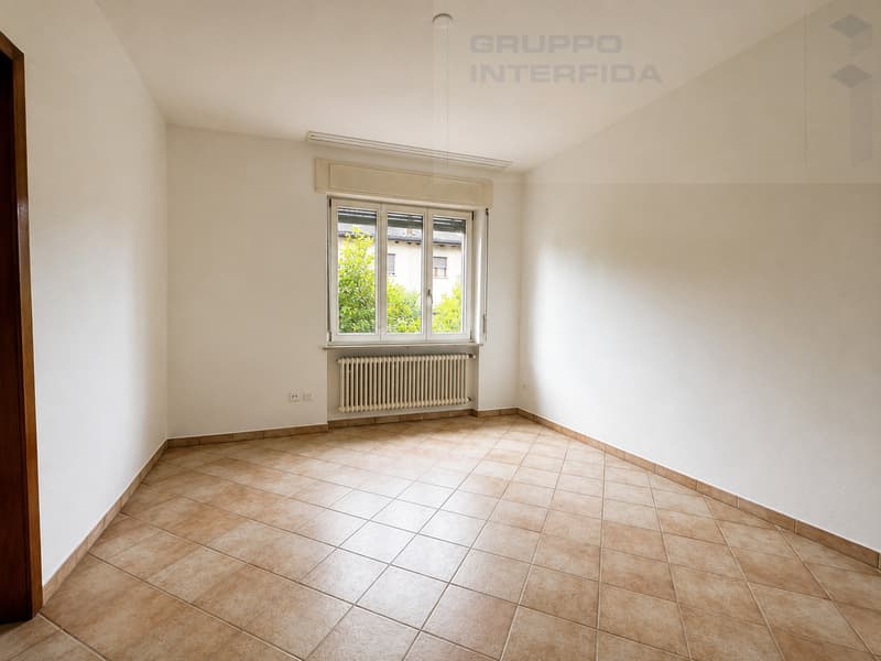 GRANDE CASA CON GIARDINO (6)