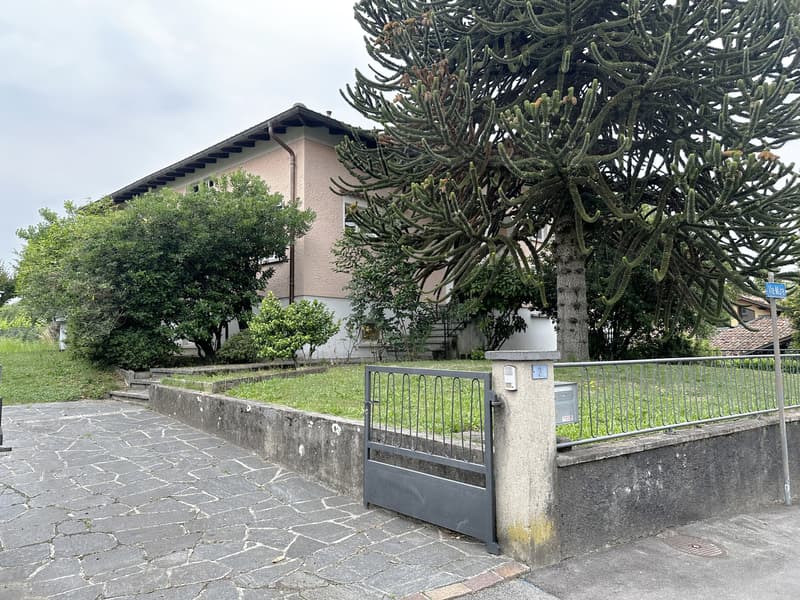 GRANDE CASA CON GIARDINO /SUBENTRO (3)