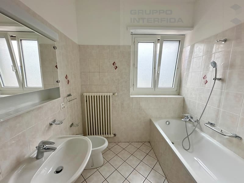 APPARTAMENTO 3.5 LOCALI CON BALCONE (6)