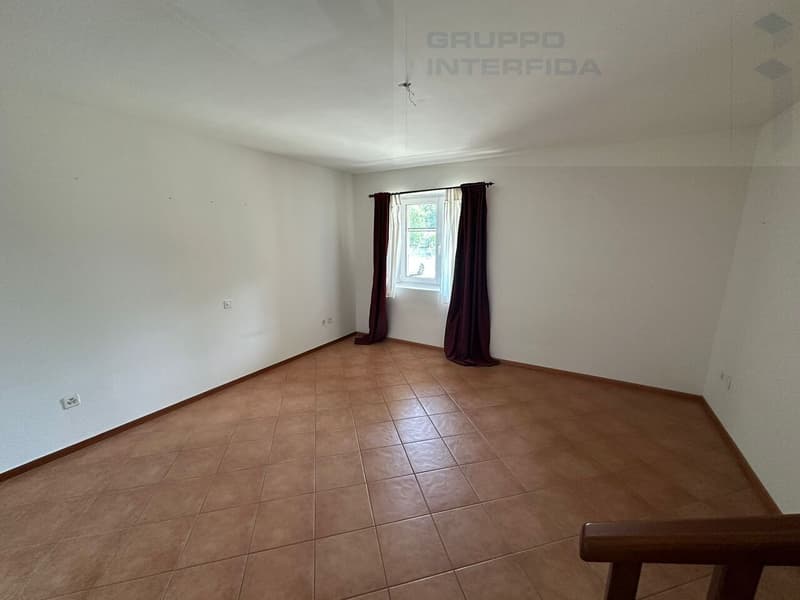 CASA DI TESTA SU TRE LIVELLI (11)