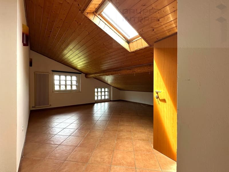 CASA DI TESTA SU TRE LIVELLI (10)