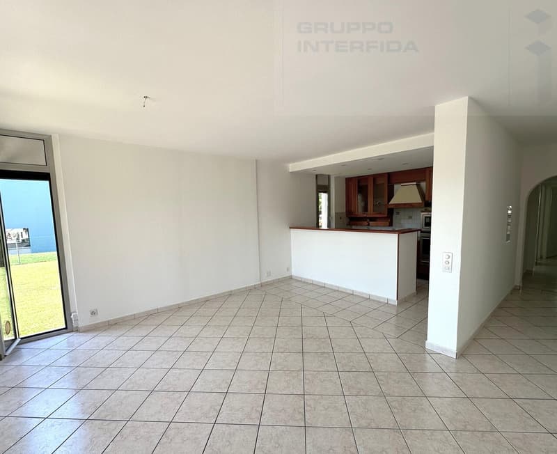 4.5 LOCALI CON GIARDINO E PISCINA CONDOMINIALE (3)
