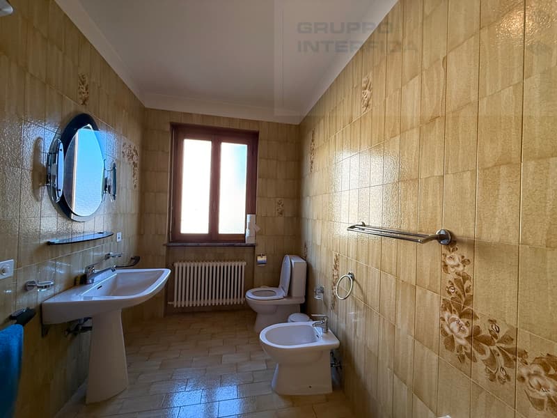 AMPIA CASA CON APP.TO INDIPENDENTE (9)