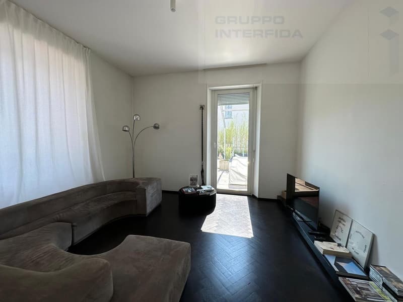 AMPIO APPARTAMENTO SIGNORILE CON TERRAZZA (12)
