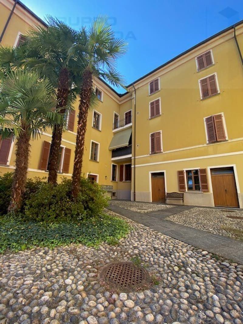 APPARTAMENTO 1.5 LOCALI AL 2 PIANO ZONA CENTRALE (4)