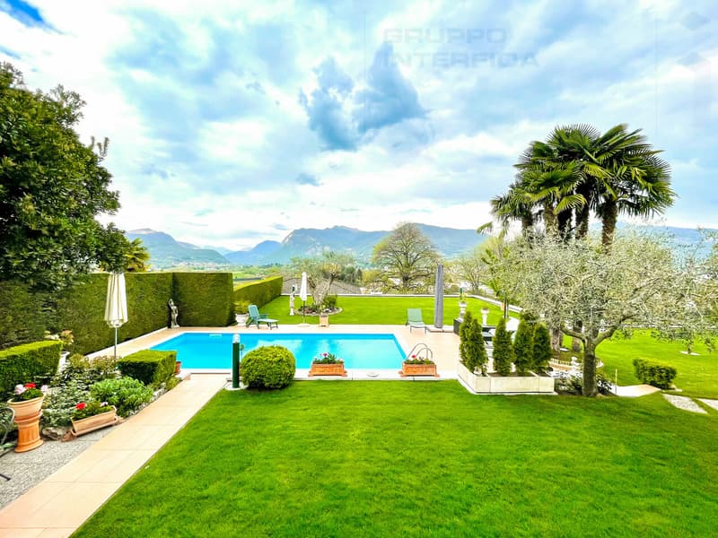 GRANDE VILLA CON PISCINA E DEPENDANCE (4)