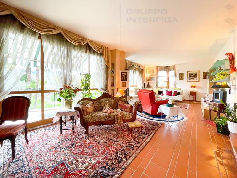 GRANDE VILLA CON PISCINA E DEPENDANCE (6)