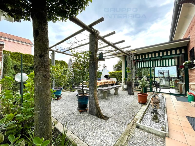 GRANDE VILLA CON PISCINA E DEPENDANCE (8)