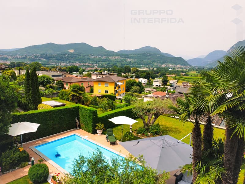 GRANDE VILLA CON PISCINA E DEPENDANCE (3)