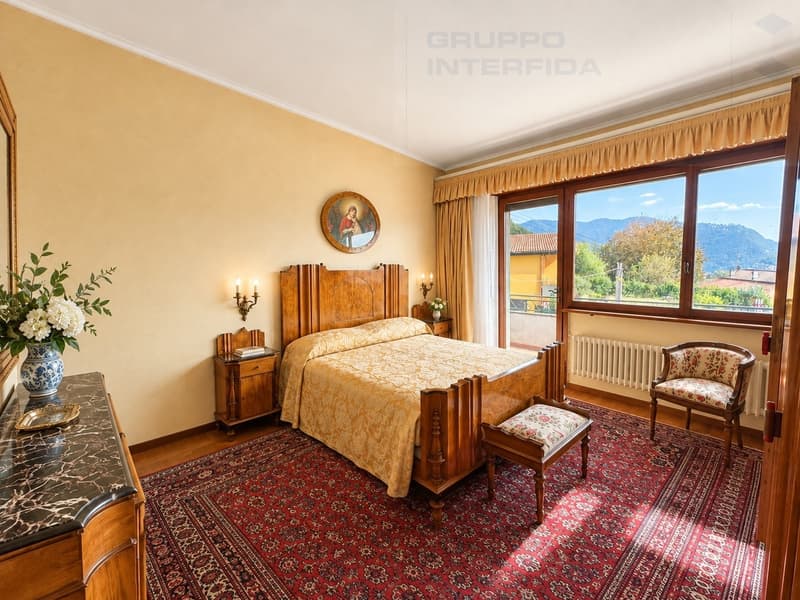 AFFASCINANTE VILLA IN ZONA PANORAMICA (10)