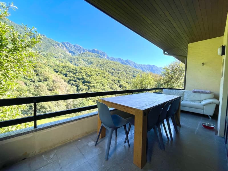 CASA UNIFAMILIARE IMMERSA NEL VERDE (10)
