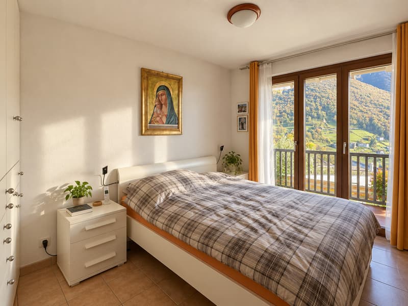 CASA CON GIARDINO E AMPIA TERRAZZA IN POSIZIONE PANORAMICA (10)