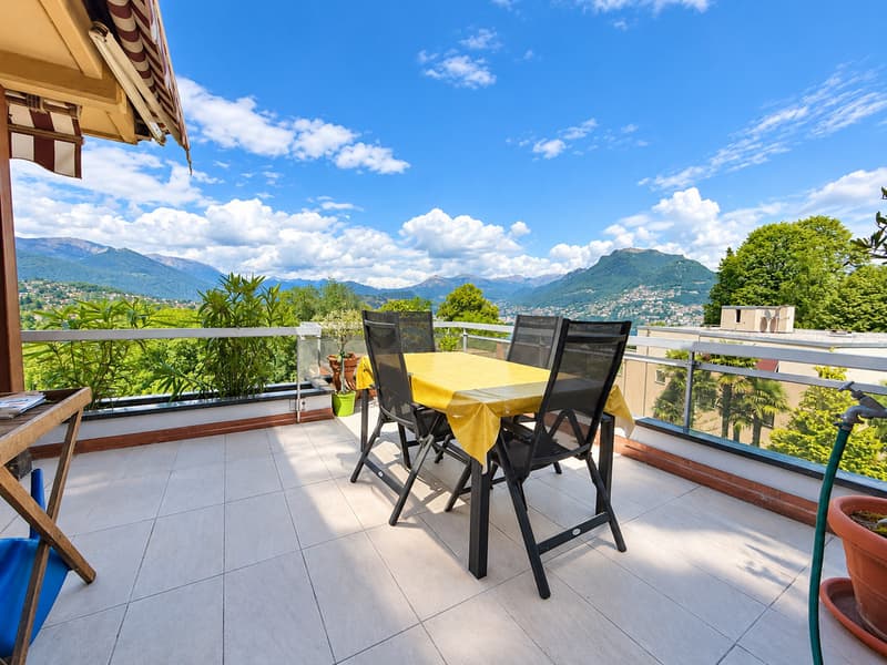 ATTICO 5 LOCALI CON VISTA LAGO (2)