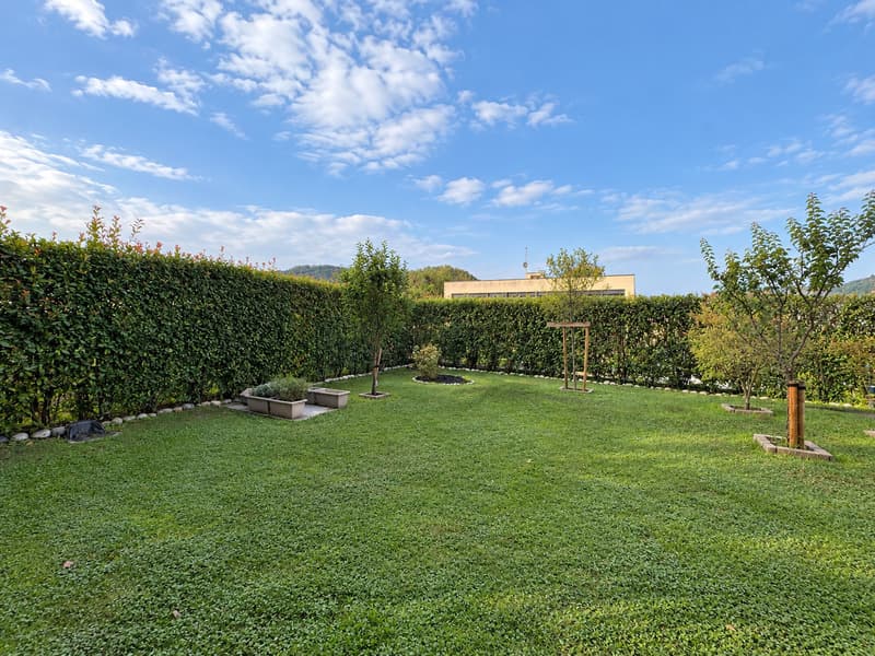 APPARTAMENTO 4.5 LOCALI CON AMPIO GIARDINO (2)