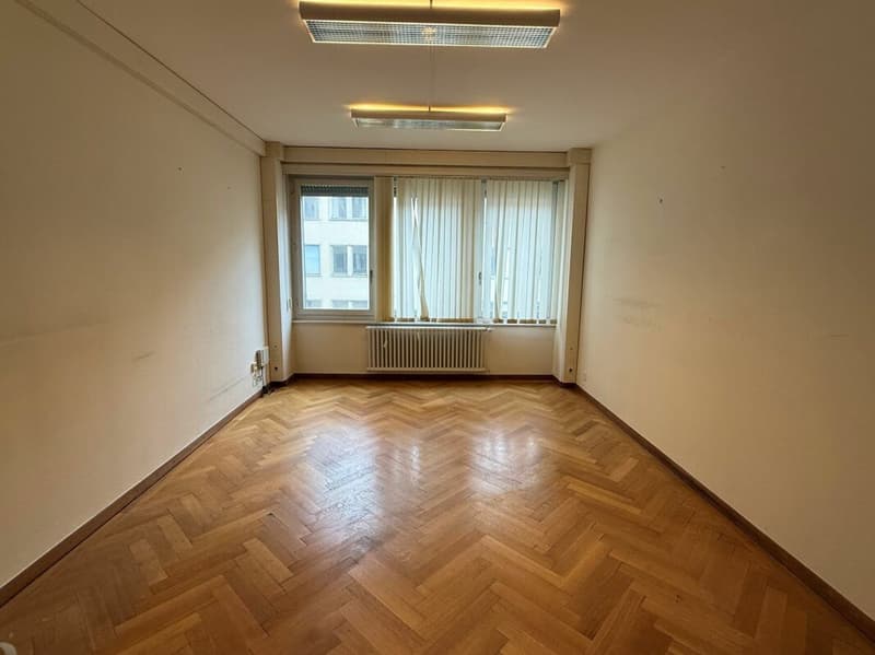 Bureau de 116 m2 à louer à côté de la gare (2)