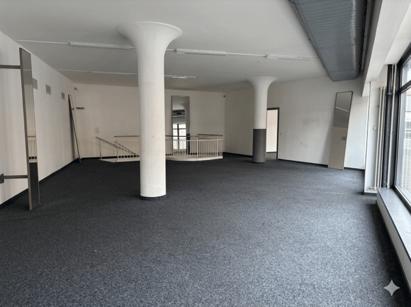Commerce/Bureau de 357 m2 sur deux niveaux à deux pas de la gare de Lausanne (3)