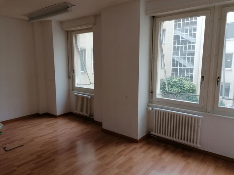 Bureaux de 110m2 semi-aménagés, proche Gare de Lausanne (5)