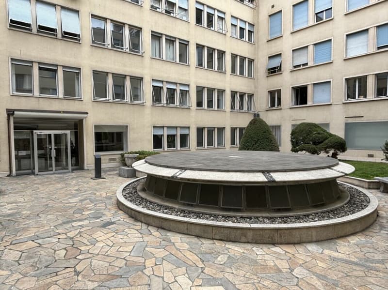 Petit bureau de 27 m2 à côté de la gare (3)
