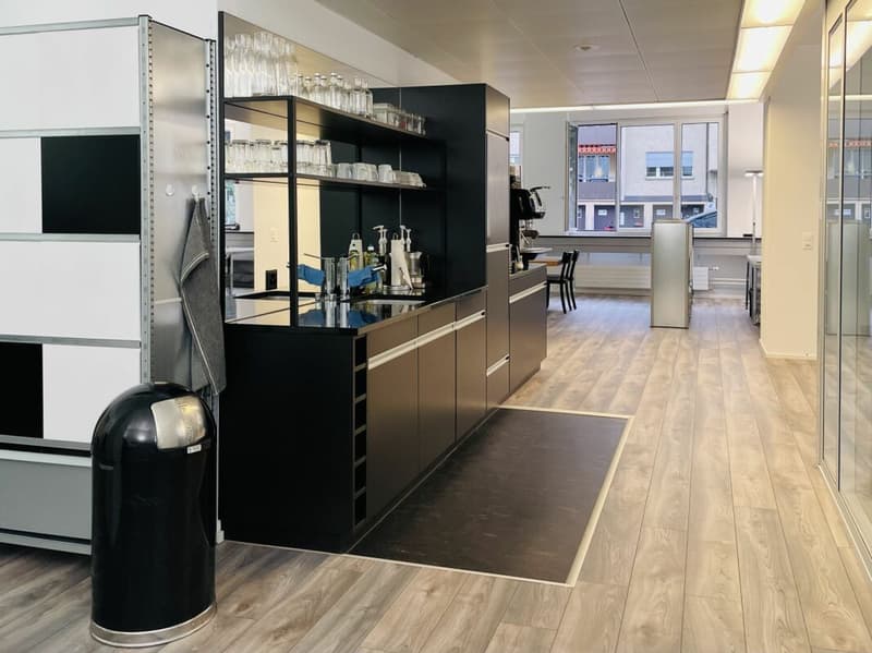 Repräsentative Bürofläche in Wollishofen - ready to move in (3)