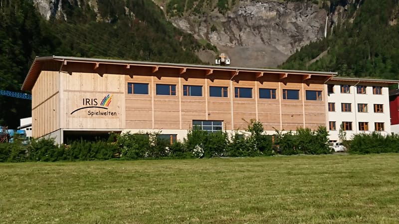 Neuwertiges Wohn-/Geschäftshaus in Lungern