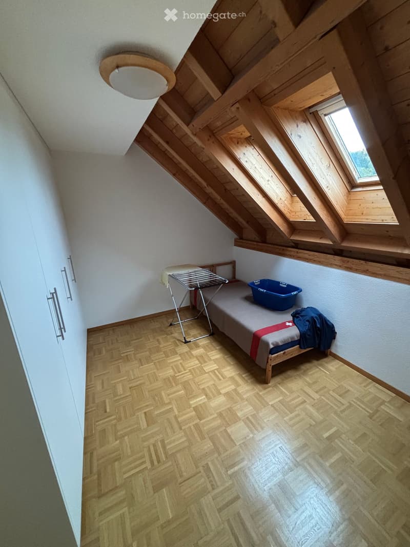 Grosszügige 4.5-Zimmer-Dachwohnung mit Bergblick in Schüpfen (6)