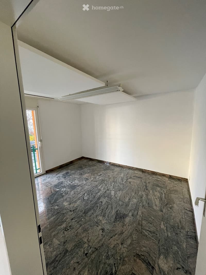 empty room, white walls, marble floor, glass door, balcony
