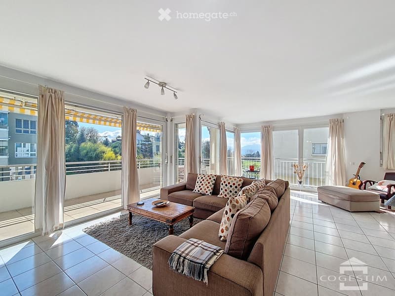 Bel appartement lumineux de 4,5 pièces avec vue sur le Léman et les Alpes (2)