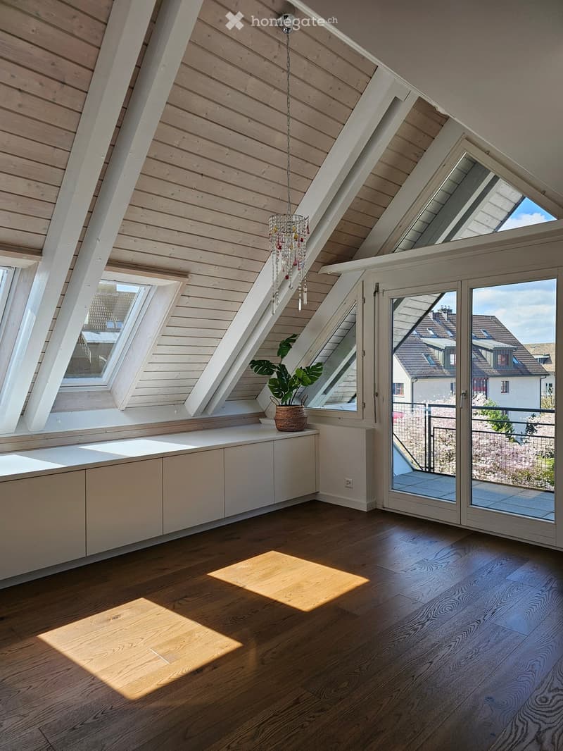 3 1/2 Zimmer Dachwohnung in Hombrechtikon (1)