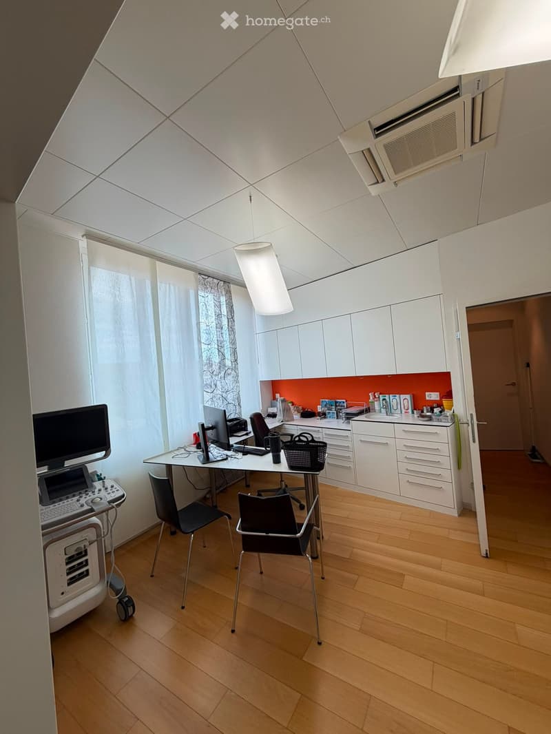 {"type": "Furnished Room", "objects": ["chair", "chair", "chair", "chair", "table", "screen", "screen", "screen", "screen", "screen", "screen", "screen", "screen", "screen", "screen", "screen", "screen", "screen", "screen", "screen", "screen", "screen", "