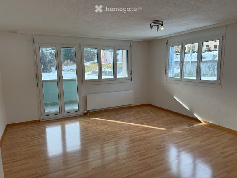 Wohnzimmer mit Balkon