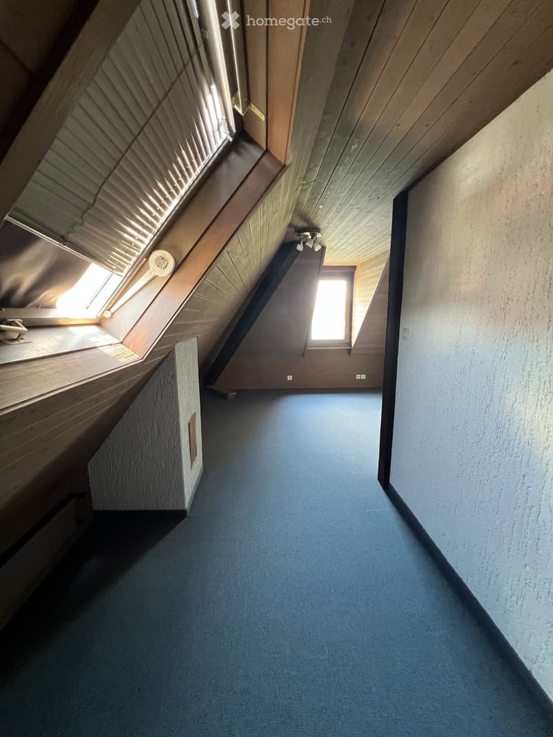 Charmante 4-Zimmer-Dachgeschosswohnung in Wettingen (6)