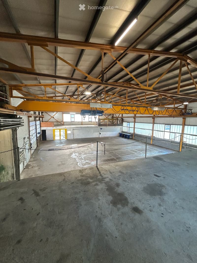 Geräumige Werkstatt / Gewerbehalle in Huttwil zu vermieten (8)