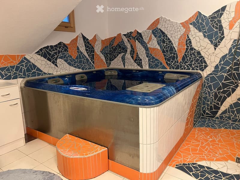 Whirlpool für 5 Personen mit Dusch/Toilet/Bidget . Bergwelt Fliesendesign