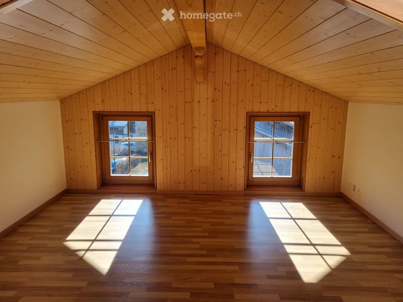 5 1/2 Zimmer-Dachwohnung in Wilderswil (2)