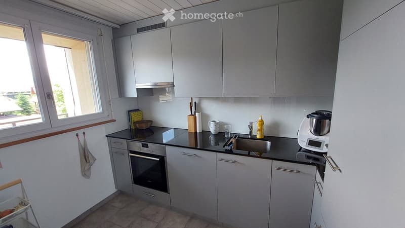 {"type": "Kitchen", "objects": ["oven", "sink", "faucet", "blender", "bowl", "cup", "knife block", "oven mitt", "oven mitt", "oven mitt", "oven mitt", "oven mitt", "oven mitt", "oven mitt", "oven mitt", "oven mitt", "oven mitt", "oven mitt", "oven mitt",