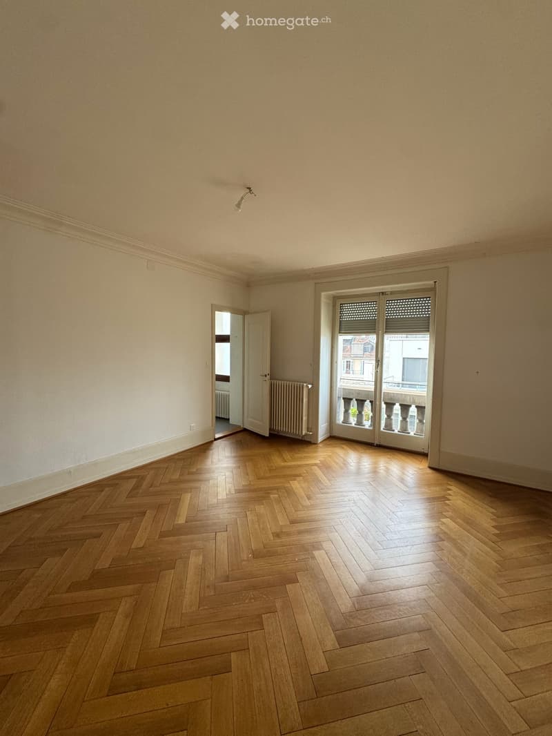 Superbe appartement de réception face au lac avec une vue imprenable au 6ème étage (7)